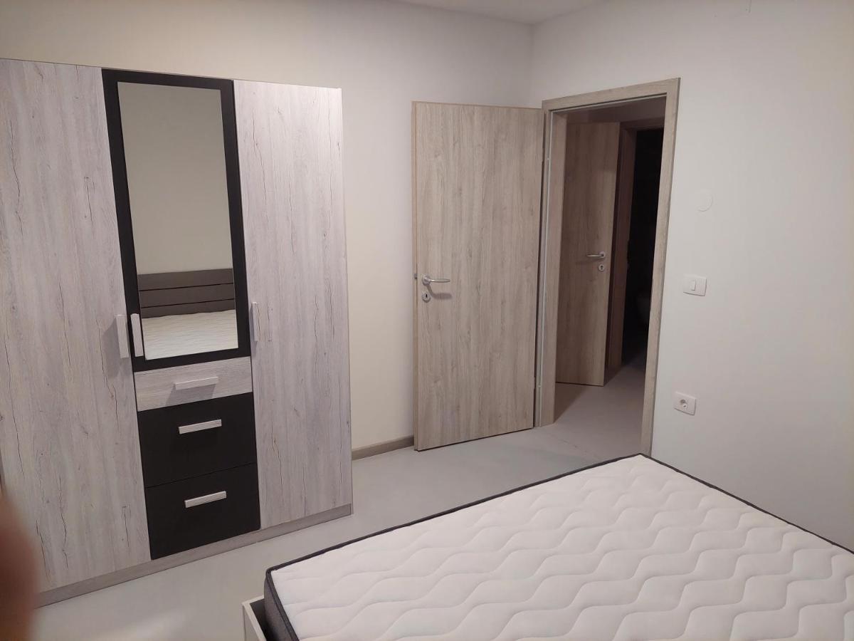 Apartma Rene Ізола Екстер'єр фото