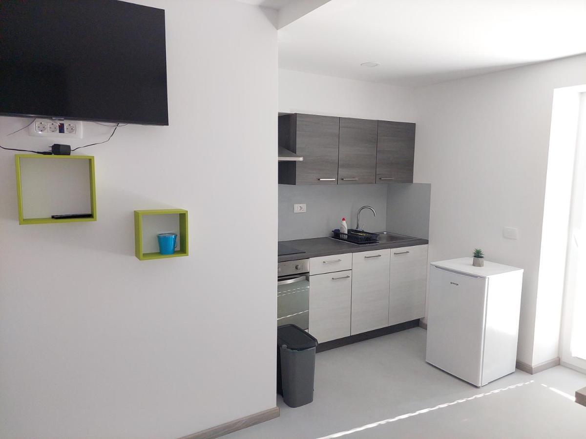 Apartma Rene Ізола Екстер'єр фото